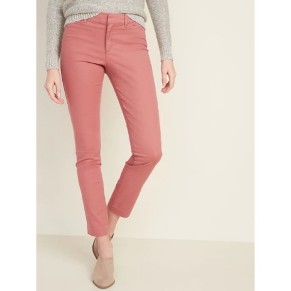 Old Navy Pants - Old Navy Pixie Chino Pant, Size 4 Petite